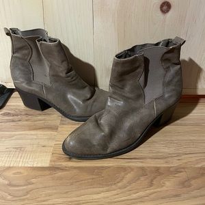 Fashion Ankle Boots w/ heel